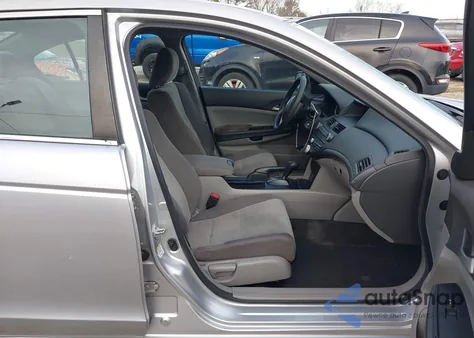 2010 Honda Accord 2.4 Lx z USA, uszkodzony, nr VIN 1HGCP2F35AA072380